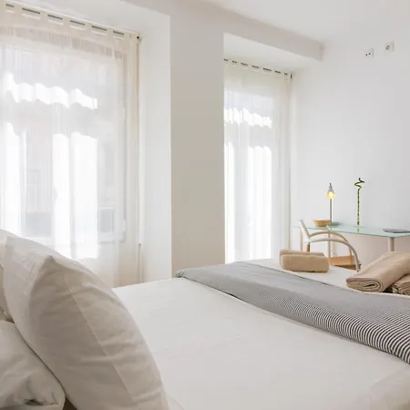 In Historic Neighbourhood, Walk Everywhere! *